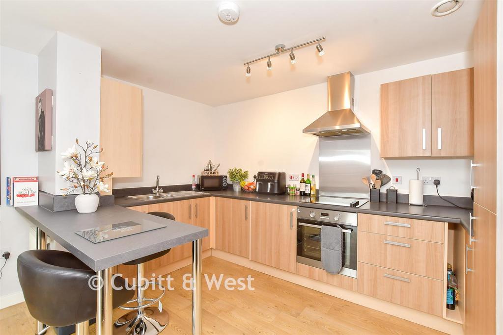 Lounge/ Kitchen