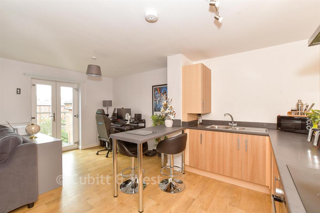 Lounge/ Kitchen