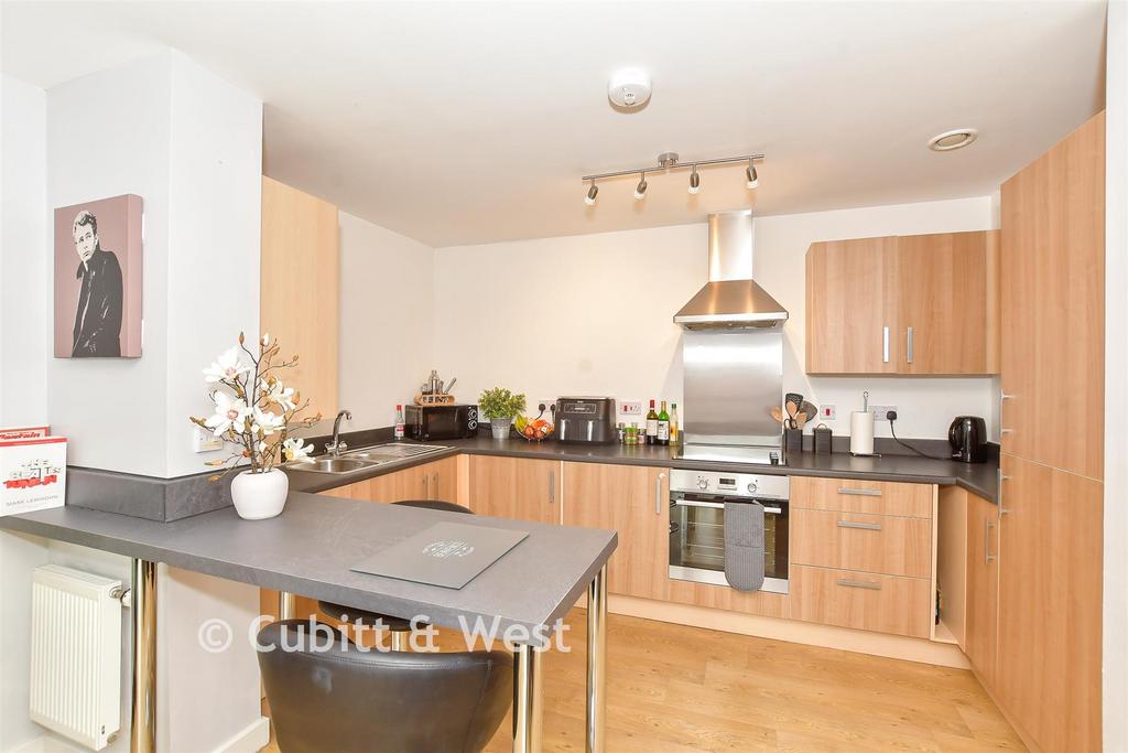 Lounge/ Kitchen