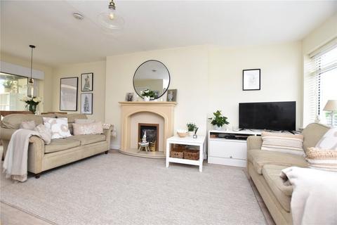 3 bedroom semi-detached house for sale, St. Marys Close, Tingley, Wakefield, West Yorkshire