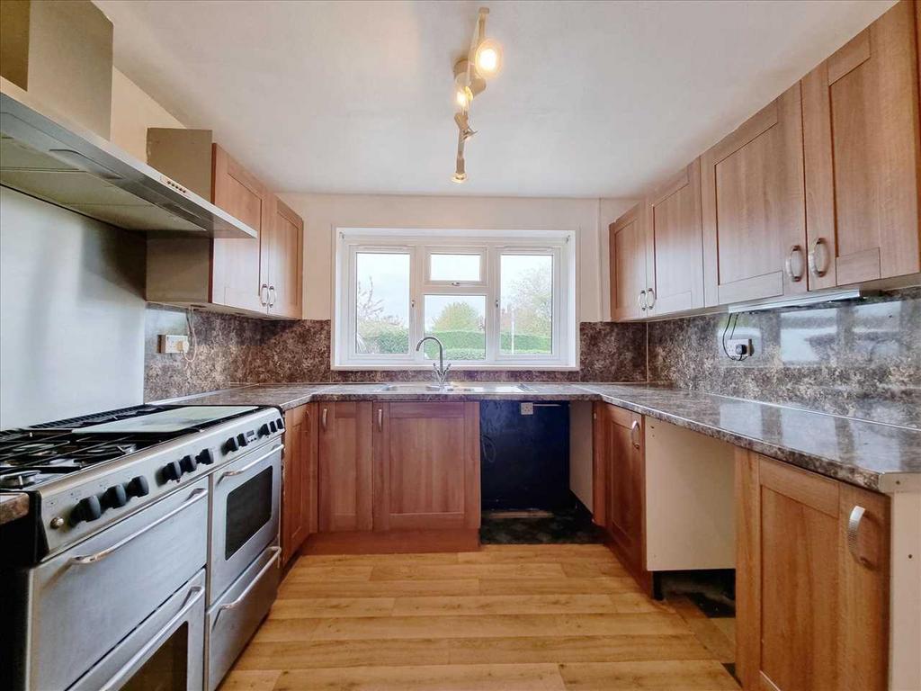 Kitchen: