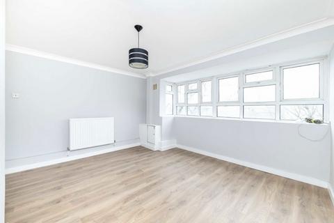 3 bedroom flat to rent, Gray Street, London SE1