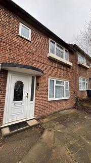 2 bedroom flat to rent, Prince George Avenue, Oakwood N14