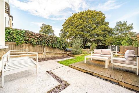 2 bedroom flat for sale, Ommaney Road, London SE14