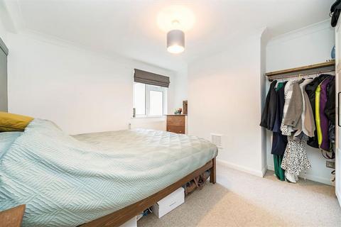2 bedroom flat for sale, Ommaney Road, London SE14
