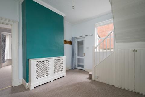 4 bedroom semi-detached house to rent, Mill Hill Road, PO31