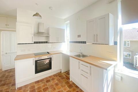 1 bedroom flat to rent, Verdon House, Kent Avenue, PO32