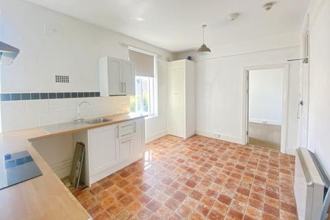 1 bedroom flat to rent, Verdon House, Kent Avenue, PO32