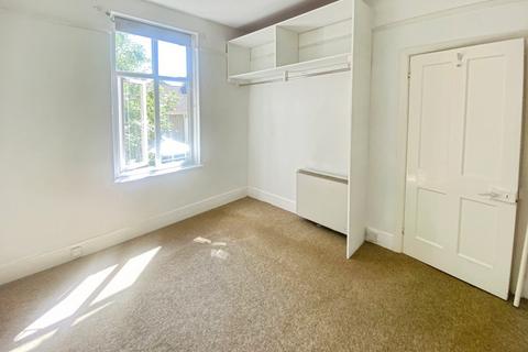 1 bedroom flat to rent, Verdon House, Kent Avenue, PO32