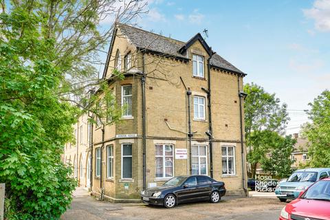 1 bedroom flat to rent, Verdon House, Kent Avenue, PO32