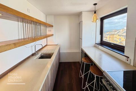 2 bedroom flat to rent, Sharon Court, Queens Road, PO31