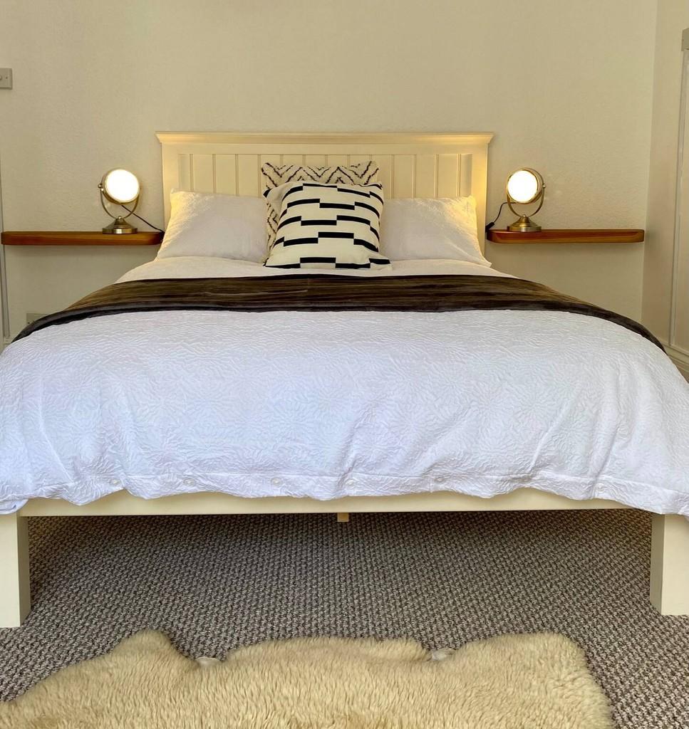 6 Bedroom