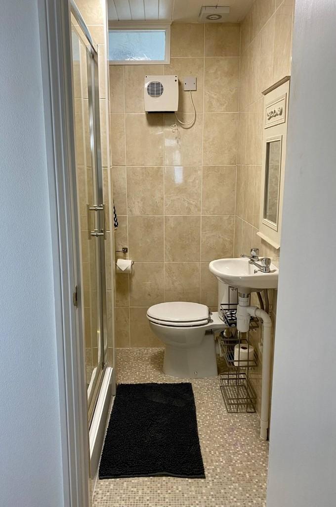 10 Bathroom