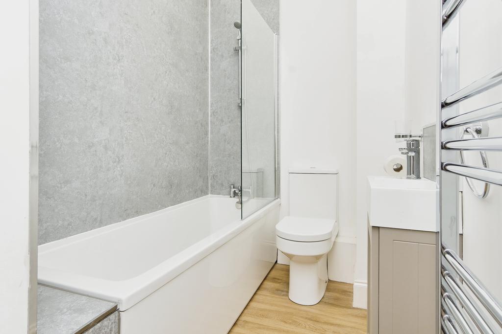 10 Bathroom