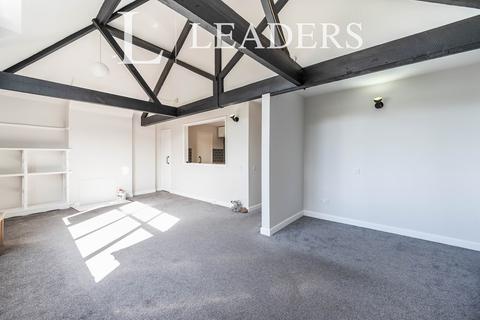 Studio to rent, Clarendon Road, Southsea, PO4
