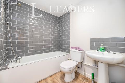 Studio to rent, Clarendon Road, Southsea, PO4