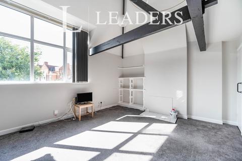 Studio to rent, Clarendon Road, Southsea, PO4