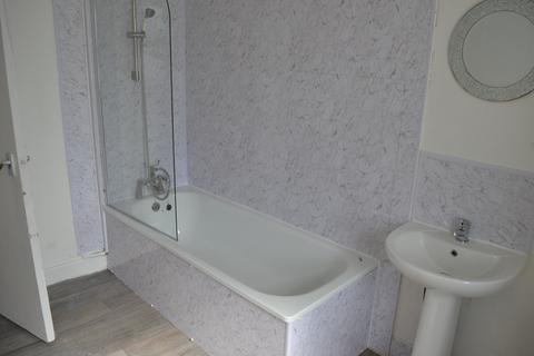 4 bedroom terraced house to rent, 46 Heron Road Bristol BS5 0LU