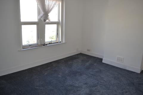 4 bedroom terraced house to rent, 46 Heron Road Bristol BS5 0LU