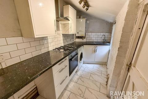 1 bedroom end of terrace house for sale, High Street, Thames Ditton KT7