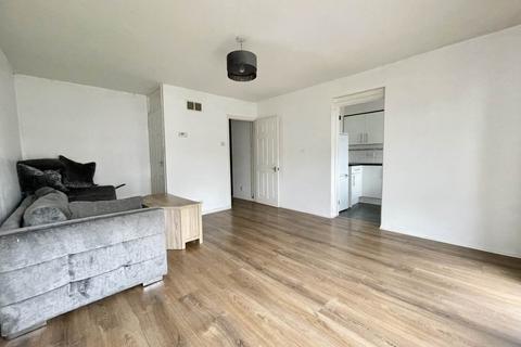 2 bedroom flat for sale, Elderberry Close, Luton LU2