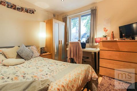 undefined, Rolleston Drive, Nottingham NG7
