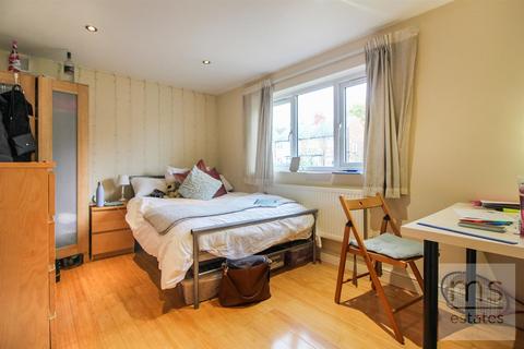 undefined, Rolleston Drive, Nottingham NG7