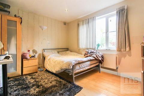 undefined, Rolleston Drive, Nottingham NG7