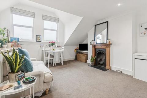 undefined, Queens Road, Twickenham TW1