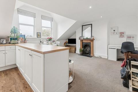 undefined, Queens Road, Twickenham TW1