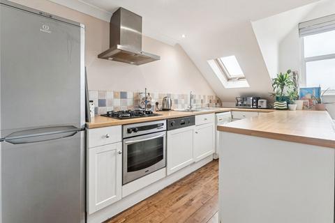 undefined, Queens Road, Twickenham TW1