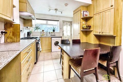 3 bedroom semi-detached house for sale, Wall Street, Gainsborough, Lincolnshire, DN21 1HZ