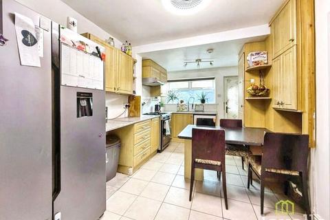 3 bedroom semi-detached house for sale, Wall Street, Gainsborough, Lincolnshire, DN21 1HZ