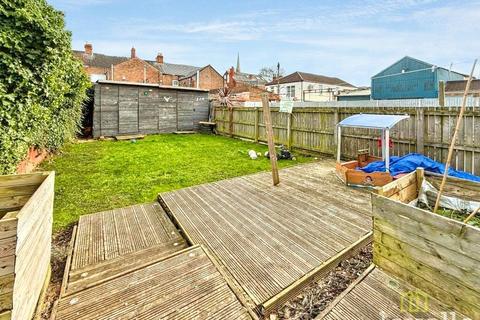 3 bedroom semi-detached house for sale, Wall Street, Gainsborough, Lincolnshire, DN21 1HZ