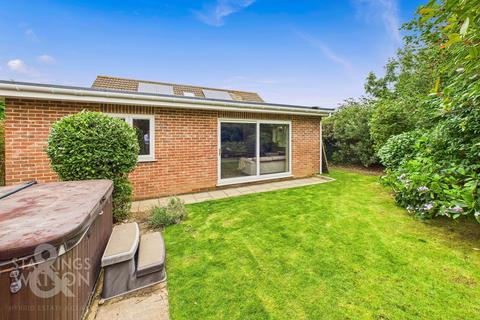 3 bedroom detached bungalow for sale, Skedge Way, Blofield Heath, Norwich