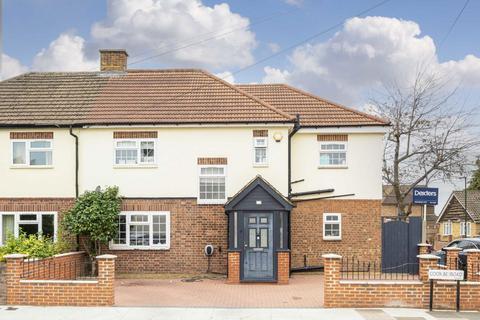 Coombe Road, Hampton TW12