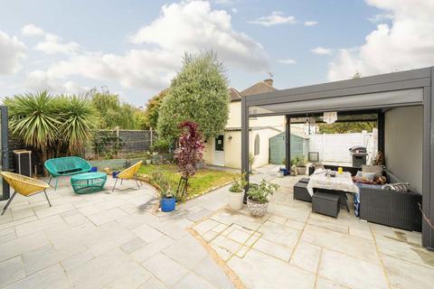 undefined, Coombe Road, Hampton TW12
