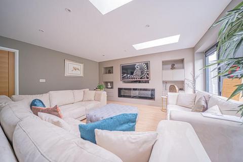 5 bedroom detached house to rent, Warren Drive, Dorridge,Solihull, B93