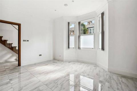 4 bedroom end of terrace house for sale, w12 7es