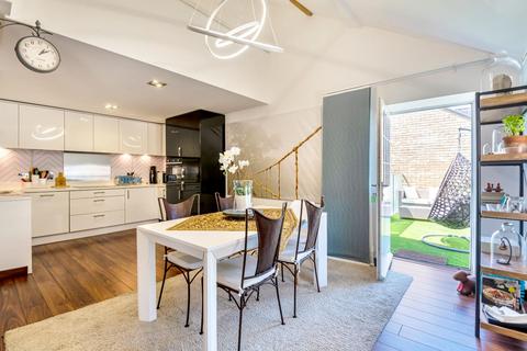 3 bedroom penthouse to rent, Kings Mill Way, Denham, Uxbridge, UB9