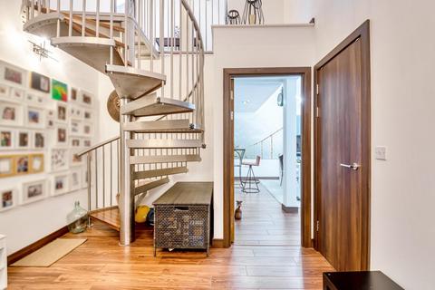 3 bedroom penthouse to rent, Kings Mill Way, Denham, Uxbridge, UB9