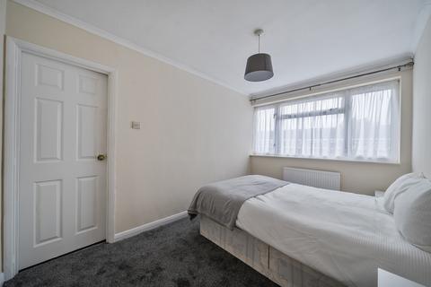 195 Peregrine Road, Sunbury-on-thames, TW16 6JJ