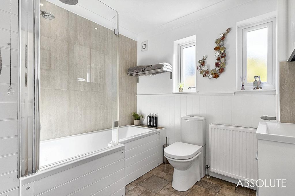 En suite bathroom