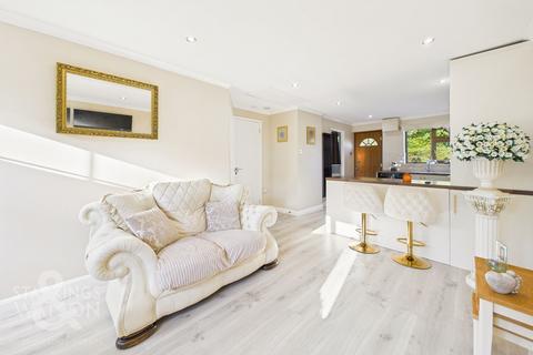 undefined, Lime Tree Avenue, Wymondham