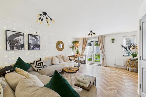 4 bedroom terraced house for sale, Munstead Way, Brough