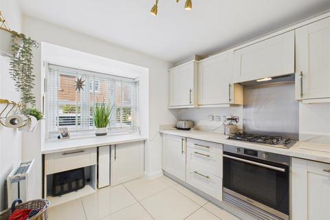 4 bedroom terraced house for sale, Munstead Way, Brough
