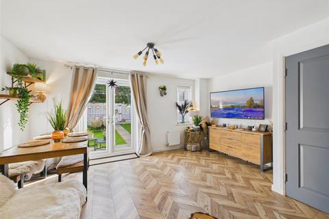 4 bedroom terraced house for sale, Munstead Way, Brough