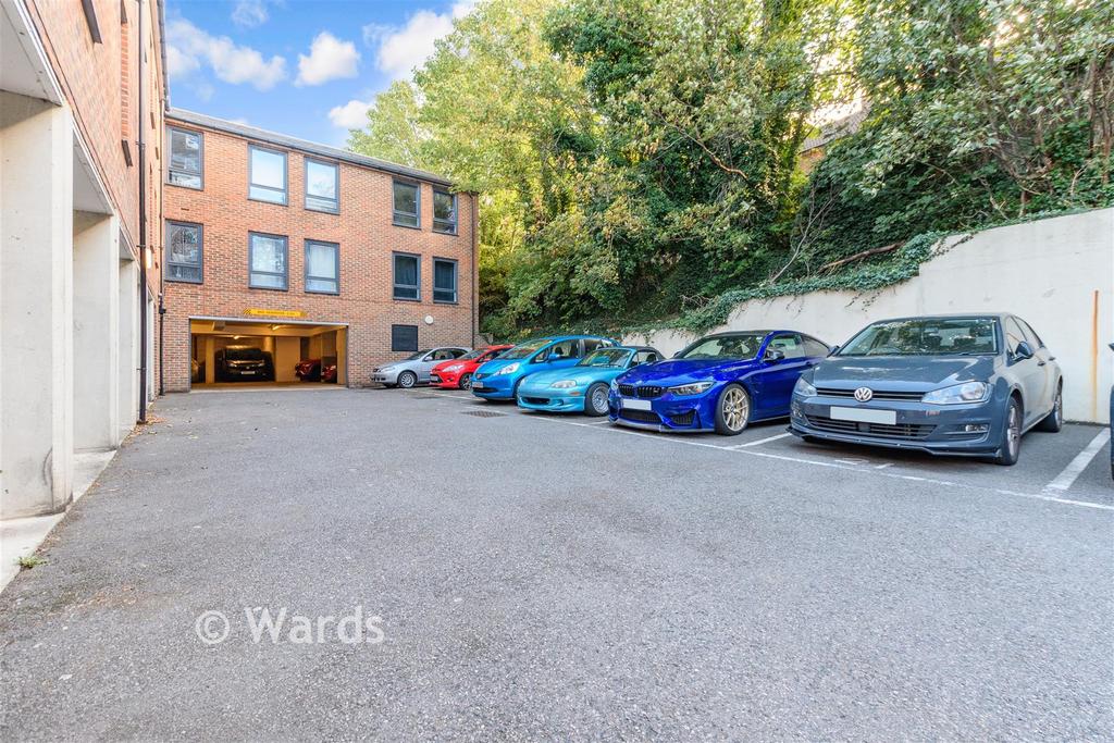 Driveway/Parking