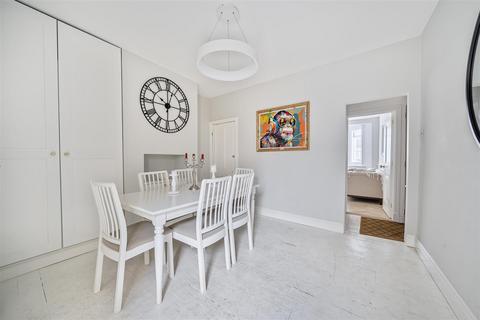 17 Westfield Road, Surbiton, KT6 4EL