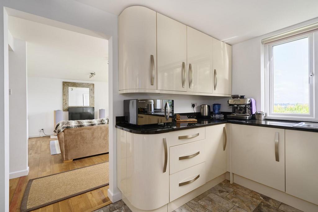 Kitchen 03.jpg